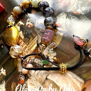 Alarming by Jdy Vintage Style Bracelet - Gold and Pink